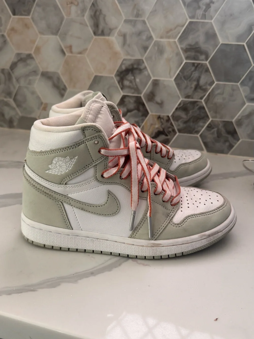 Air Jordan 1 Retro High OG Seafoam Women’s Size 5.5